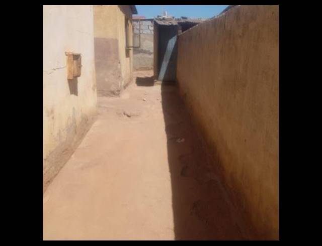 8 BEDROOM HOUSE FOR SALE IN ISITHAME